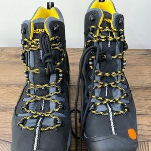 Keen work boots size 14 ee new in box